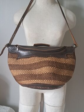 VTG Sisal leather crossbody bucket bag hand tooled Handbag rustic Bohemian Artsy